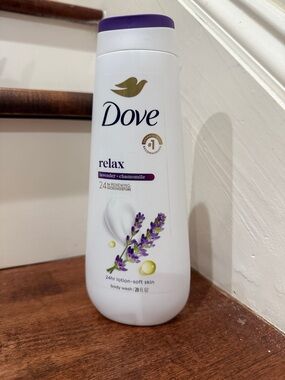 NWT Dove Relax Lavender + Chamomile Body Wash